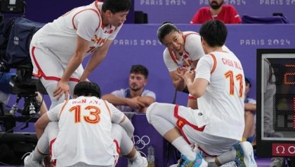 中国三人女篮无缘四强！三大一小阵容背后的无奈